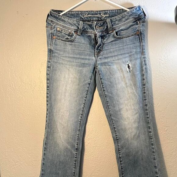 American Eagle Outfitters Light Blue Straight Leg Jeans - Picture 2 of 7